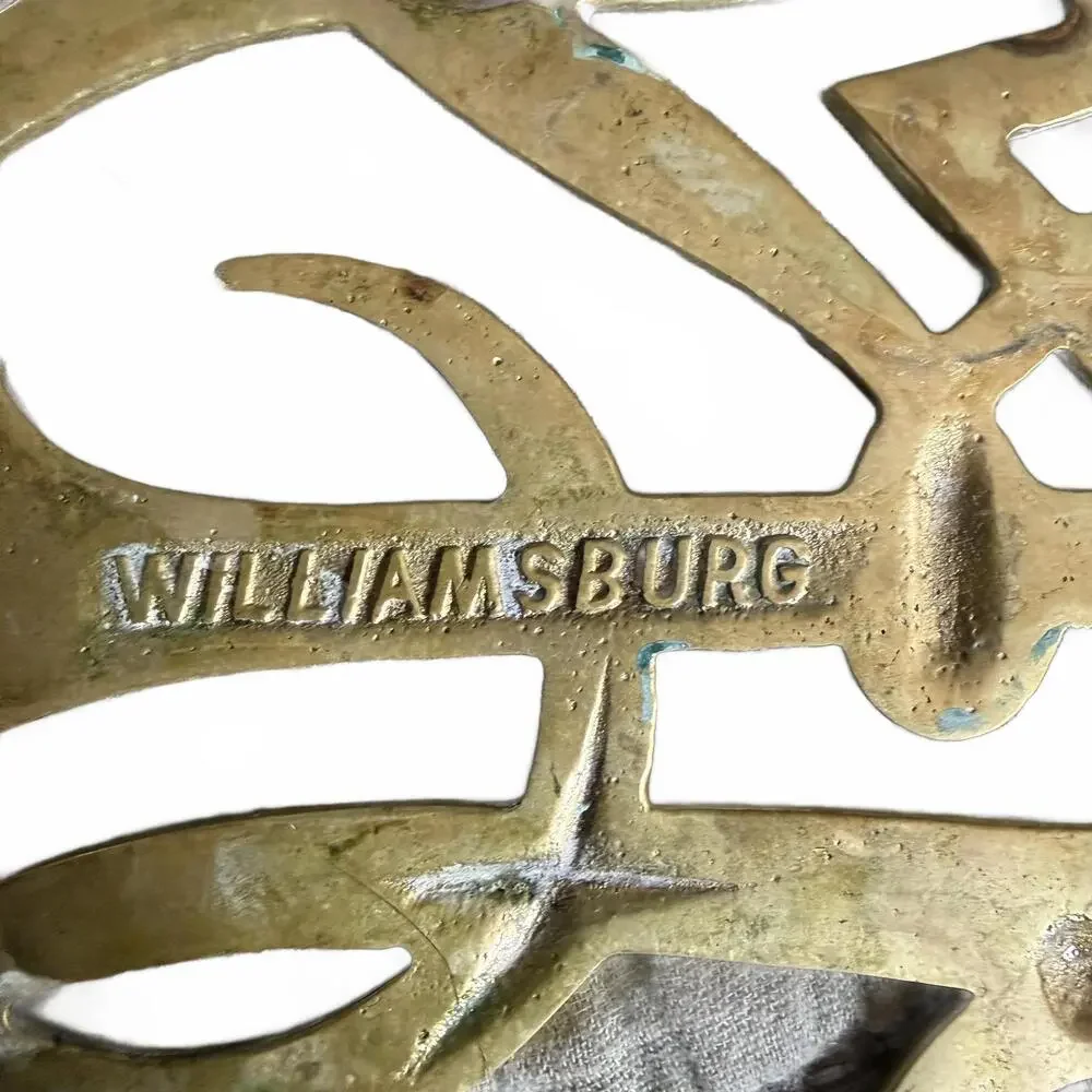 Vintage Colonial Williamsburg Queen Anne Cypher solid brass footed‎ trivet